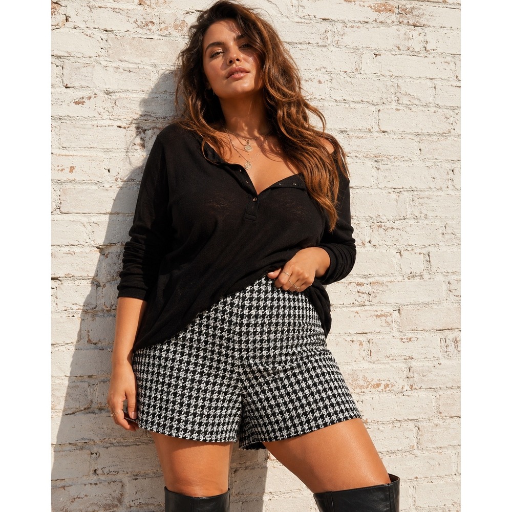 Skies Are Blue Houndstooth Tweed High Waist Tailored Shorts 1X Black White